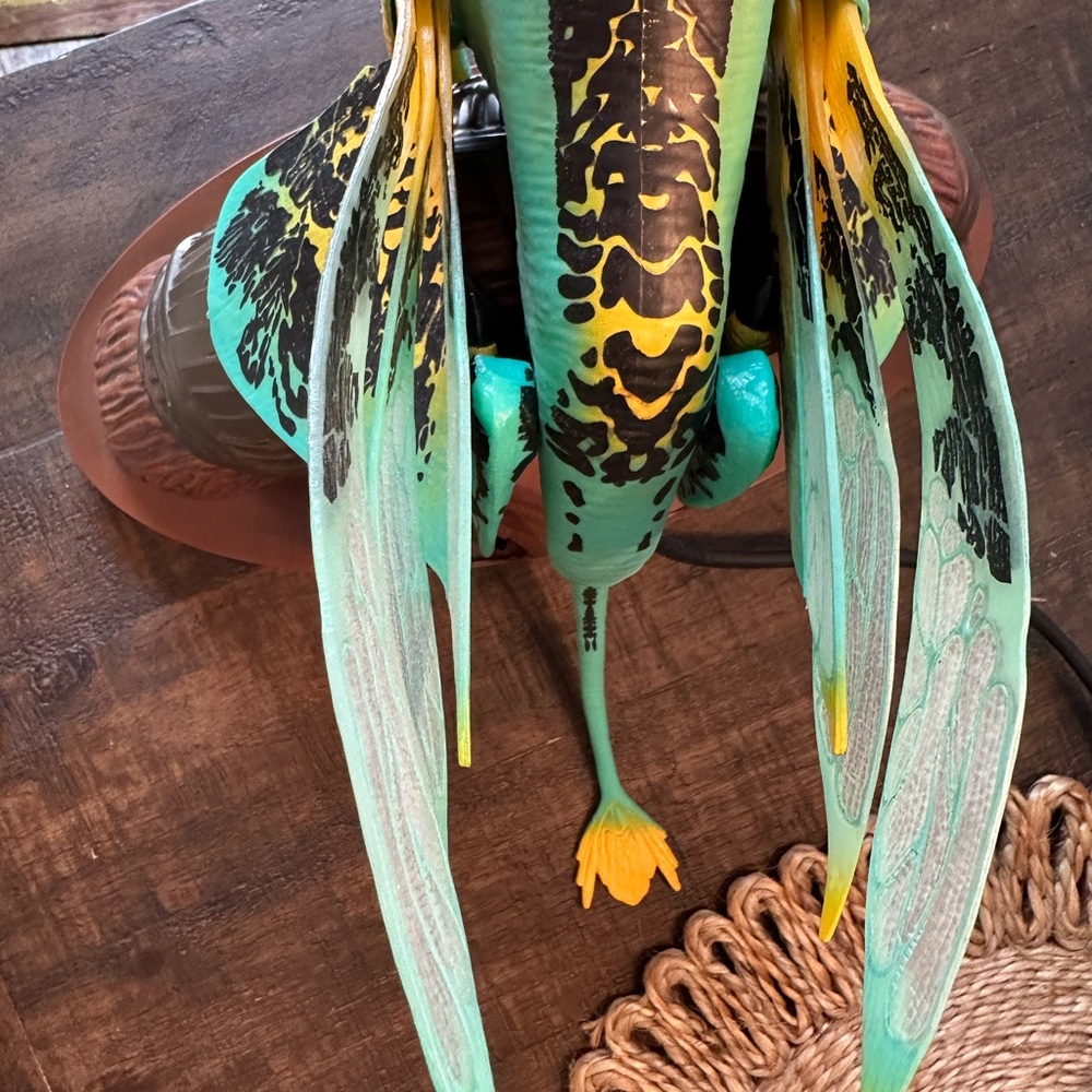 Pandora – The World of Avatar Interactive Banshee Toy green/yellow with perch. - Picture 4 of 6